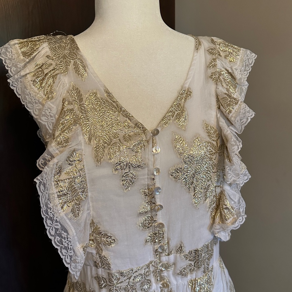 Beautiful white and gold dress, size large NWT